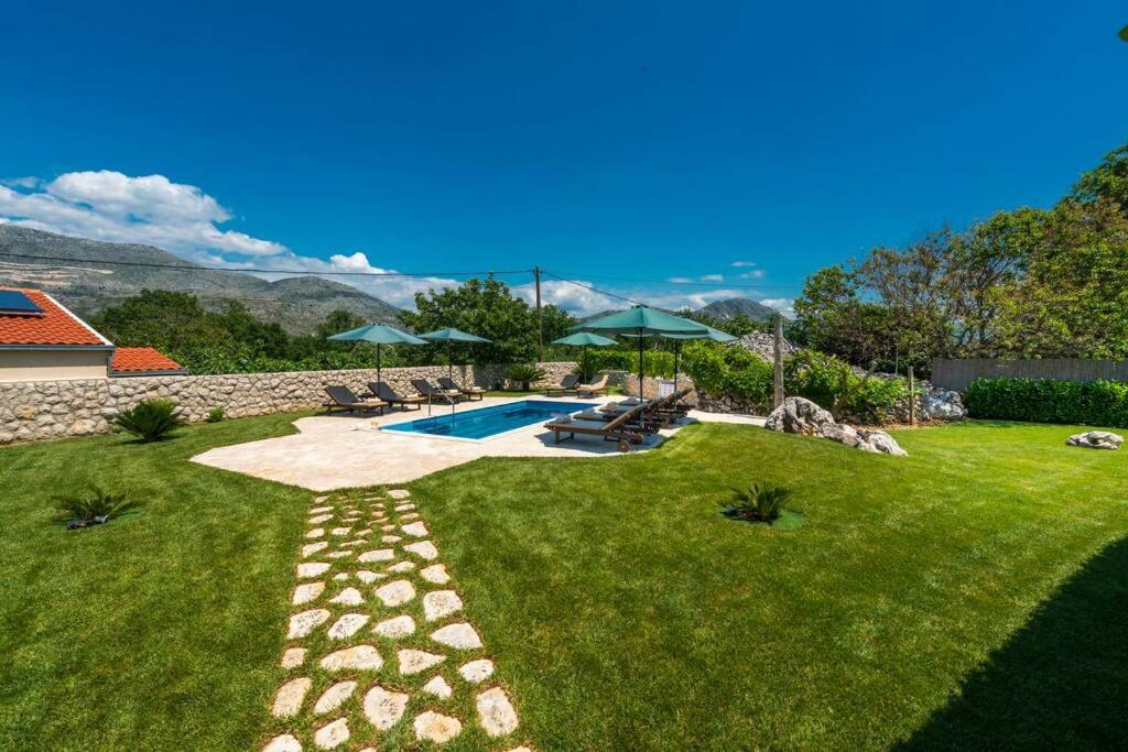 Vila Vergatum-Privacy,Gym,Billiards,Table Tennis Donji Brgat Εξωτερικό φωτογραφία