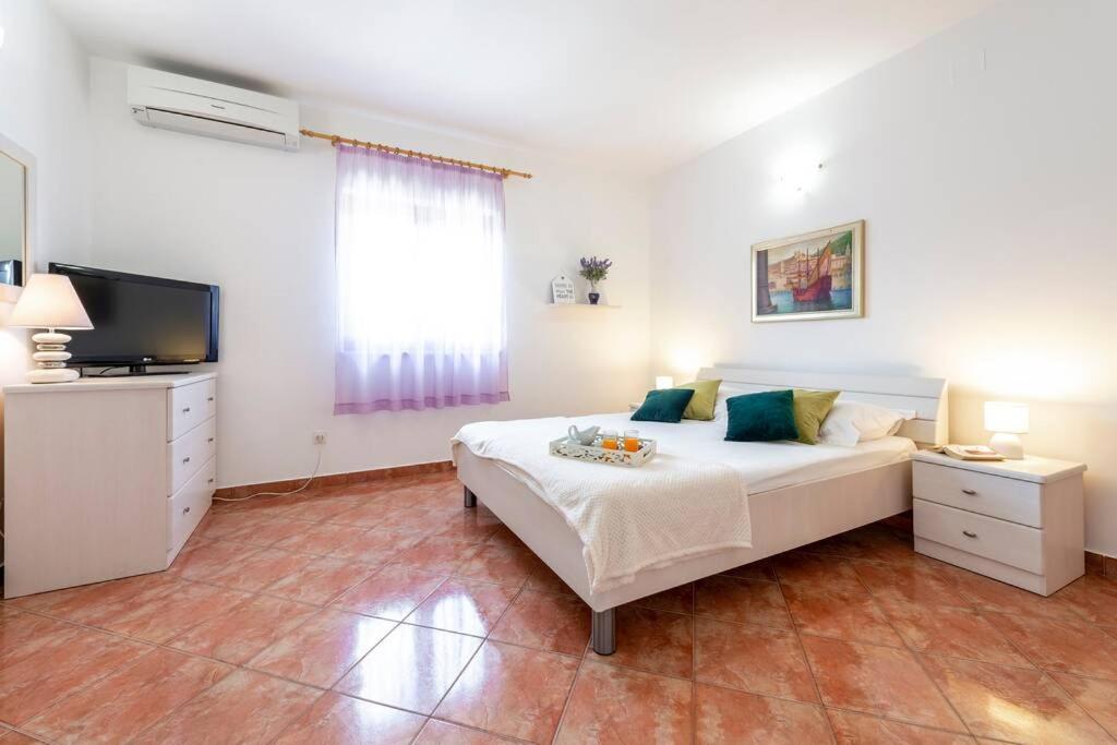 Vila Vergatum-Privacy,Gym,Billiards,Table Tennis Donji Brgat Εξωτερικό φωτογραφία