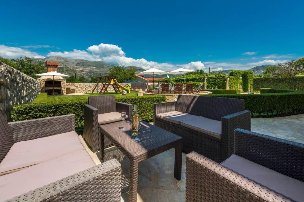 Vila Vergatum-Privacy,Gym,Billiards,Table Tennis Donji Brgat Εξωτερικό φωτογραφία