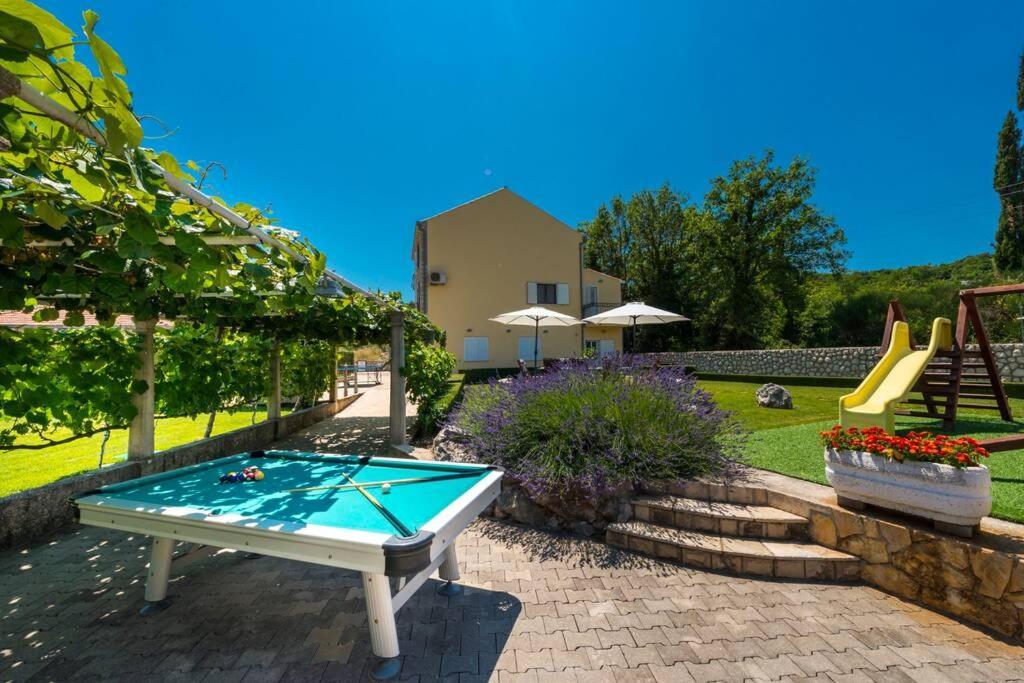 Vila Vergatum-Privacy,Gym,Billiards,Table Tennis Donji Brgat Εξωτερικό φωτογραφία