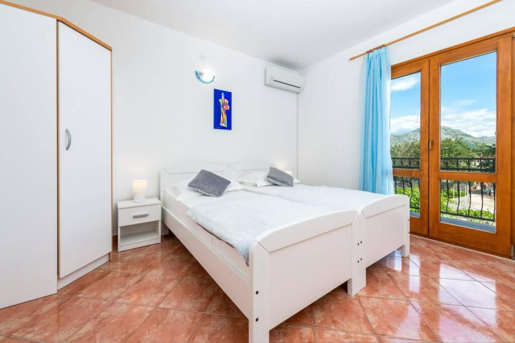 Vila Vergatum-Privacy,Gym,Billiards,Table Tennis Donji Brgat Εξωτερικό φωτογραφία