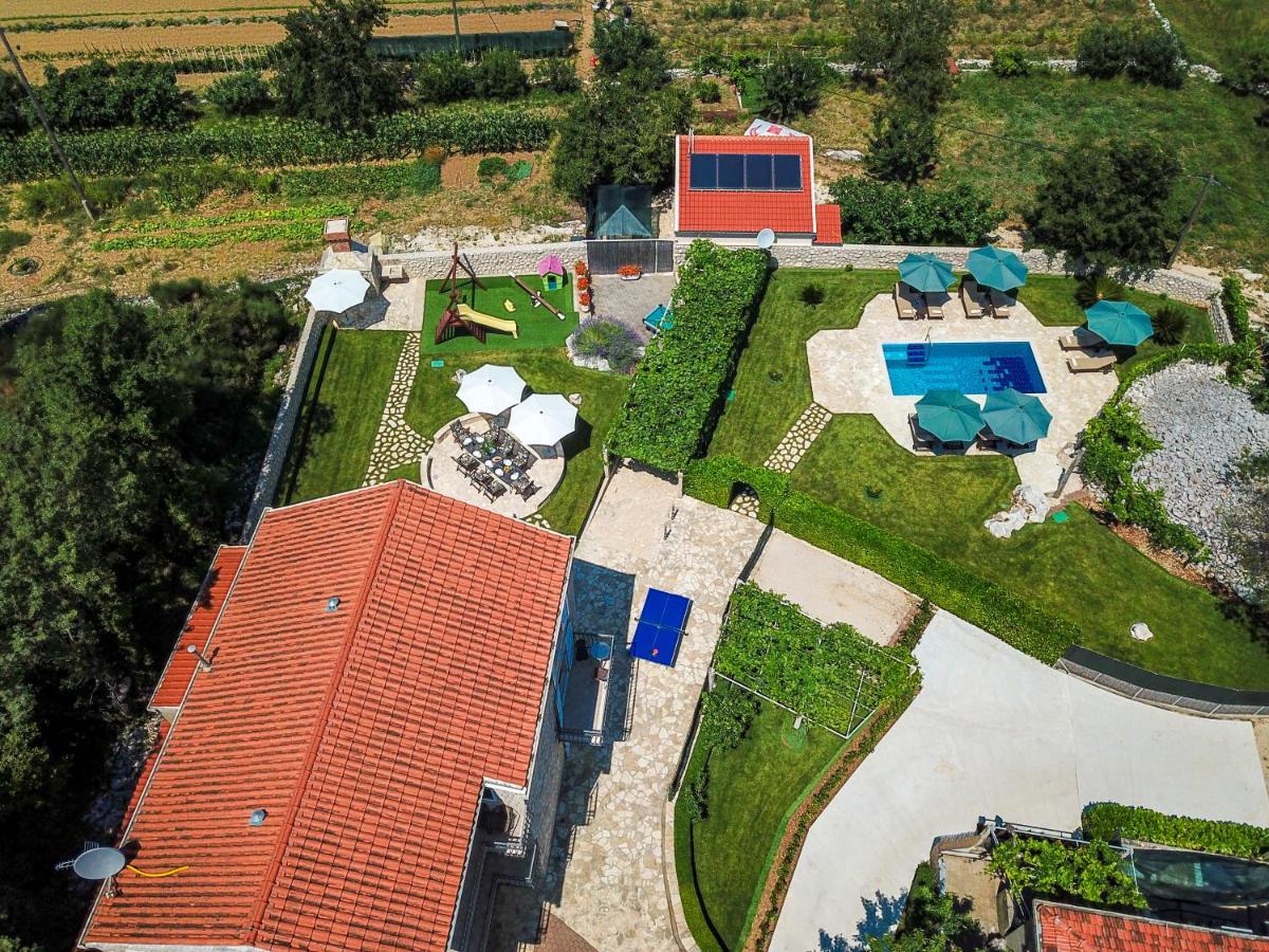 Vila Vergatum-Privacy,Gym,Billiards,Table Tennis Donji Brgat Εξωτερικό φωτογραφία